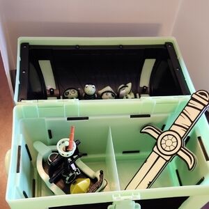Ryan's World Glow in-the Dark Pirate Treasure Chest With 5 Figures and Accessory